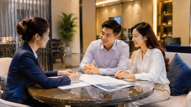 Vay Thế Chấp Sổ Đỏ: gia đình Việt làm việc với ngân hàng